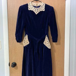 Stunning WWII-era blue velvet vintage dress